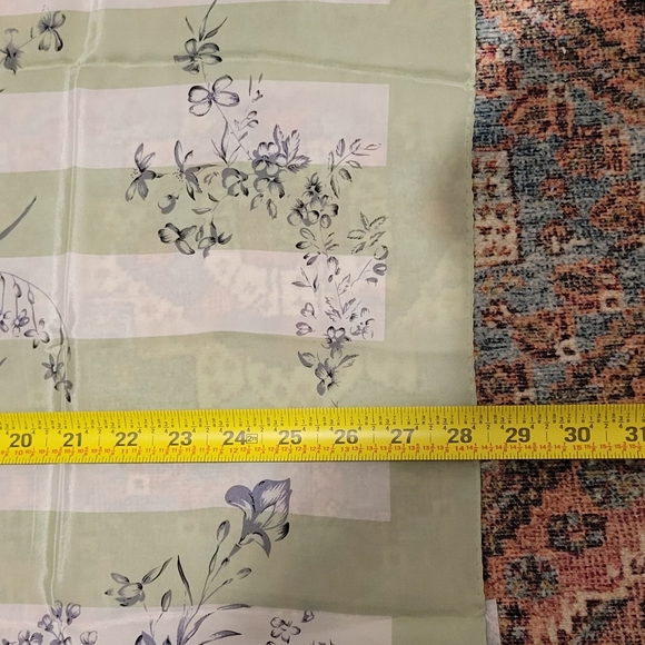 Honey Vintage Silk scarf 28 " sq - Picture 4 of 8